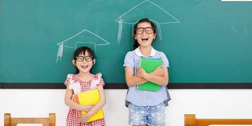 Tham gia bảo hiểm để bảo vệ sức khỏe và quyền lợi cho con